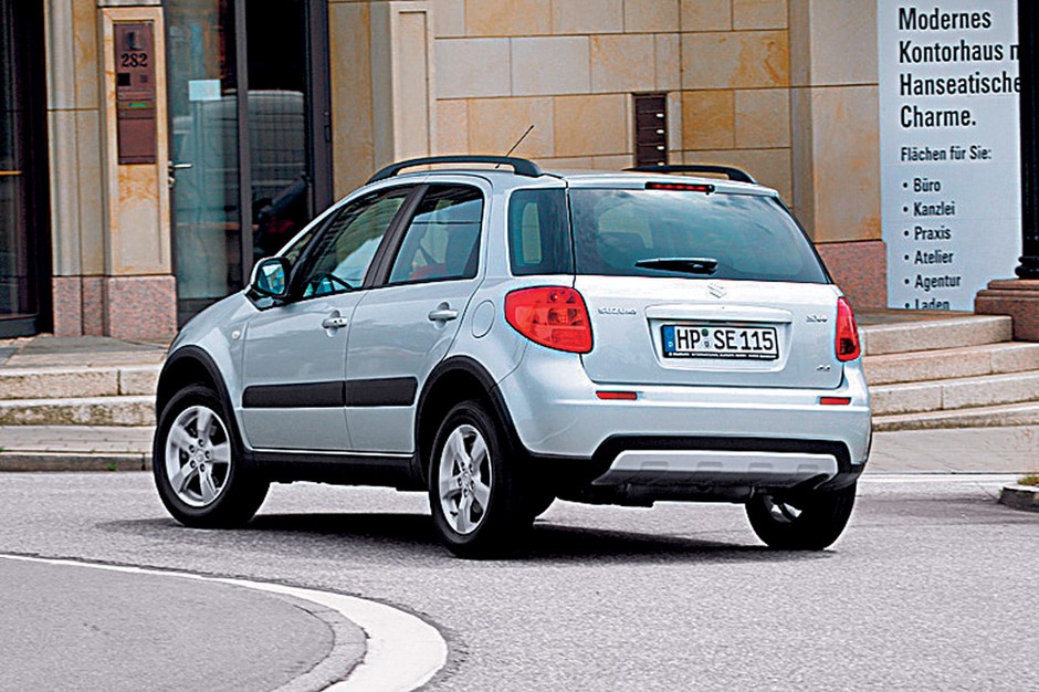 Dacia Duster kontra Łada Niva, Suzuki Jimny i Suzuki SX4: porównujemy najtańsze 4x4 na rynku