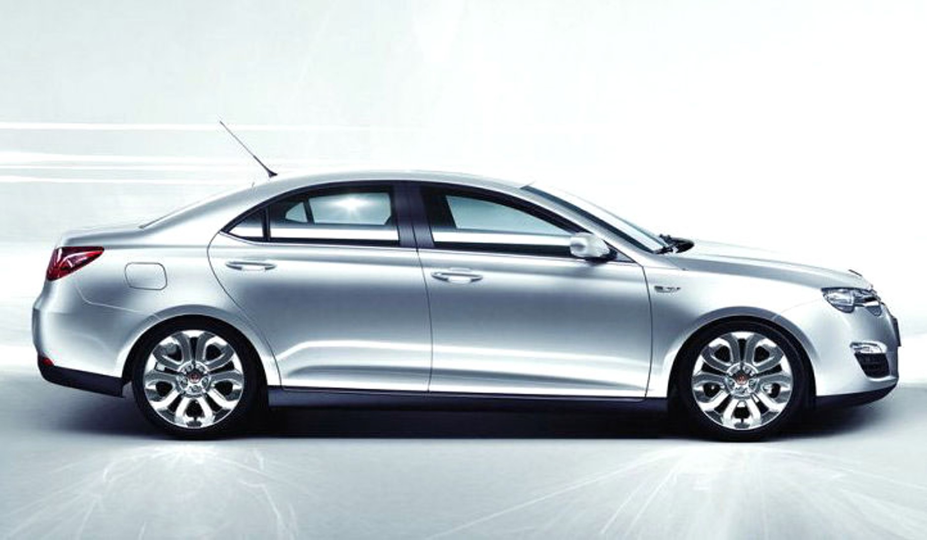 Roewe 550: oficjalne fotografie następcy marki Rover