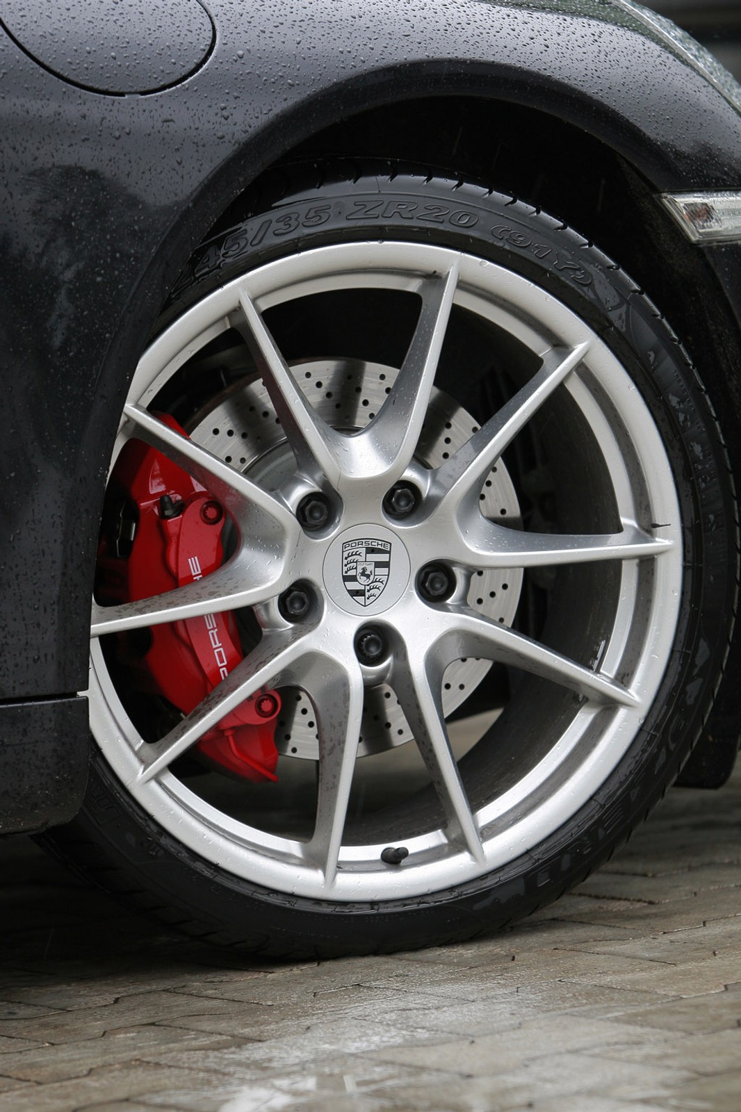 Porsche 911 Carrera S: emocje w standardzie