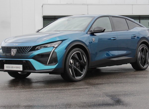 Połączenie limuzyny, kombi i SUV-a - taki jest nowy Peugeot 408