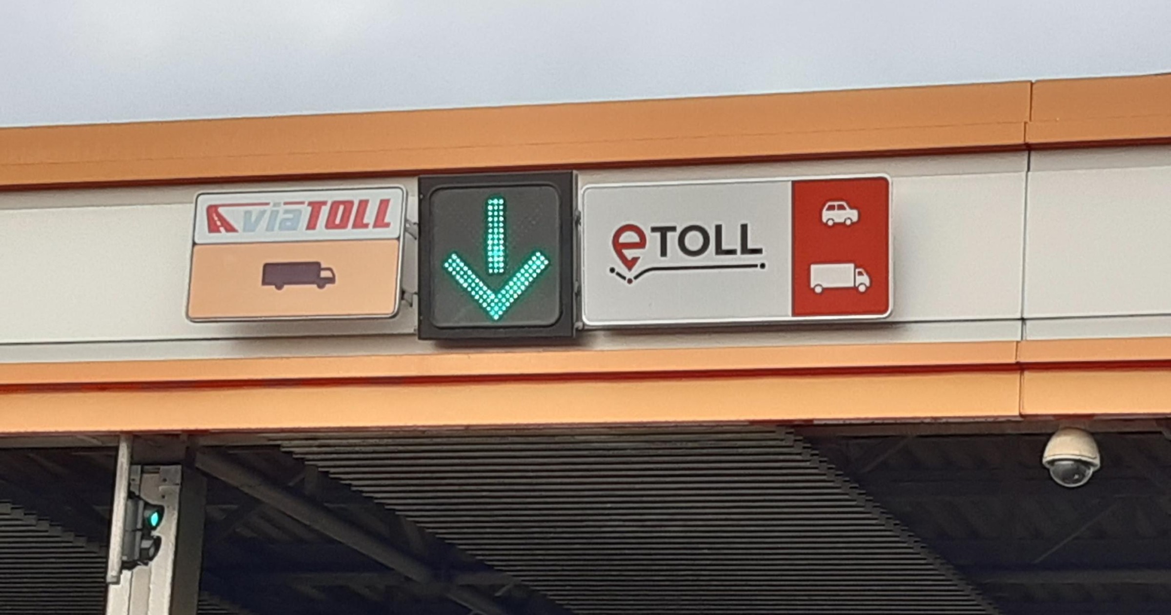 Nowy system opłat drogowych e-TOLL w Polsce - sprzęt na autostradzie A2