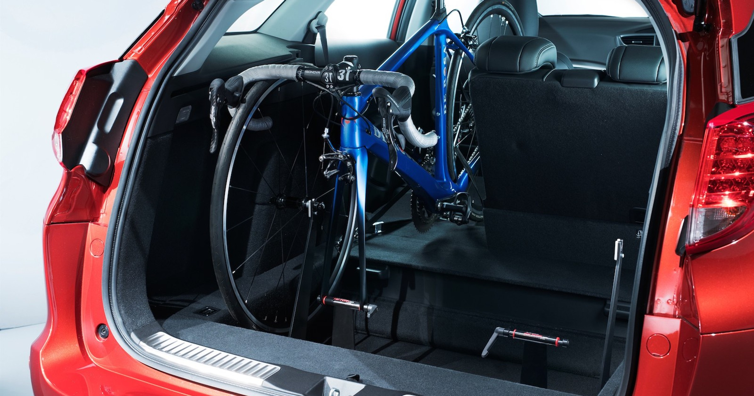 Honda Civic Tourer z uchwytem na rowery