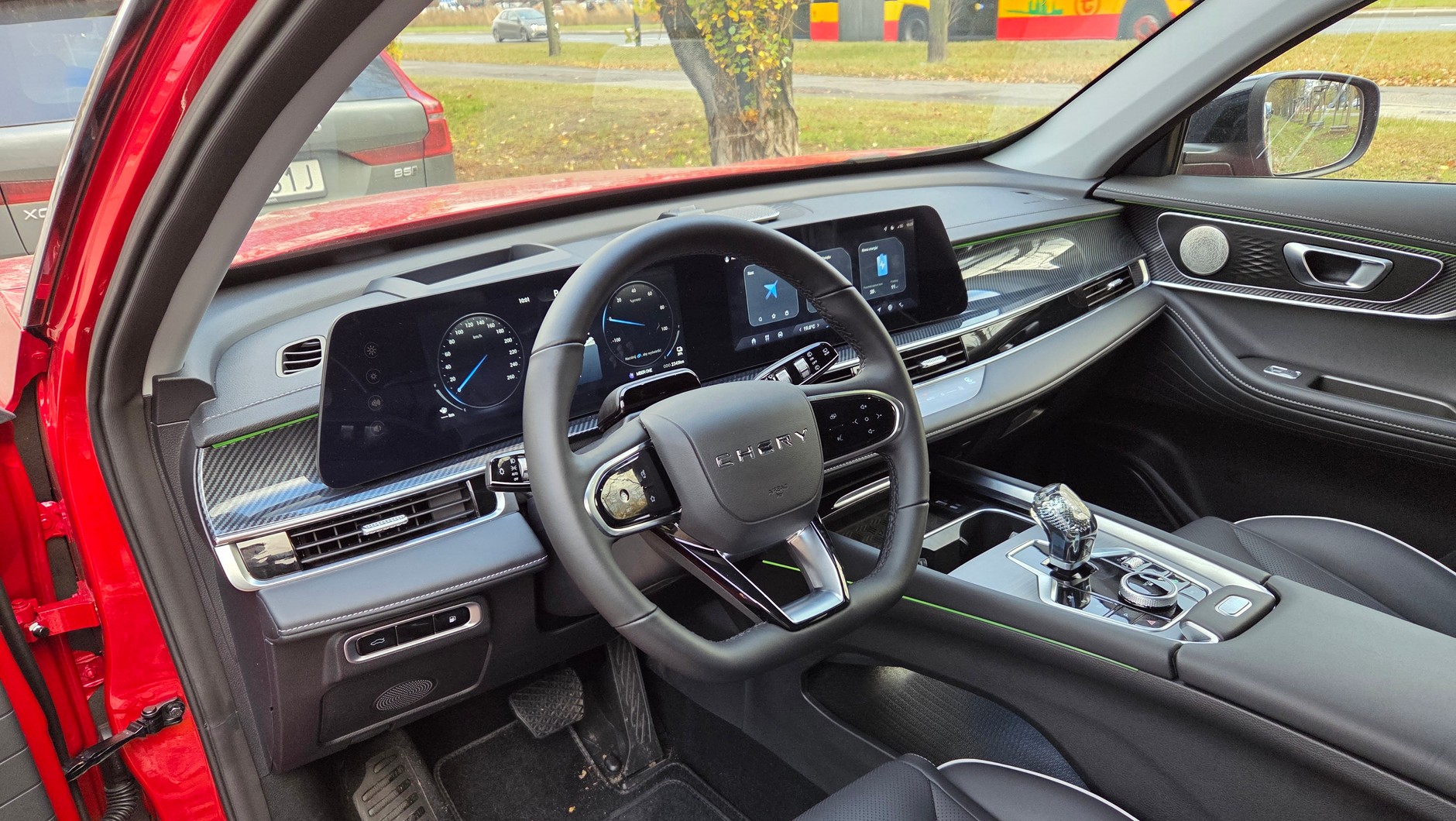 Tak prezentuje się wnętrze Chery Tiggo 7 PHEV