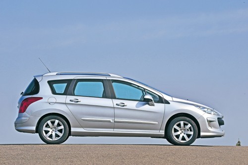 Hyundai i30 CW kontra VW Golf Variant i Peugeot 308 SW - Golf poważnie zagrożony