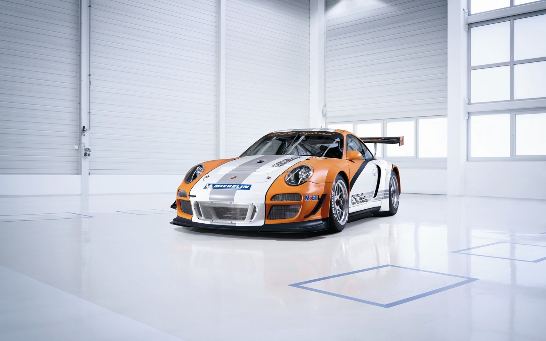 Porsche GT3 R Hybrid