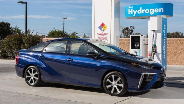 Toyota Mirai – pierwsza seryjna, wodorowa