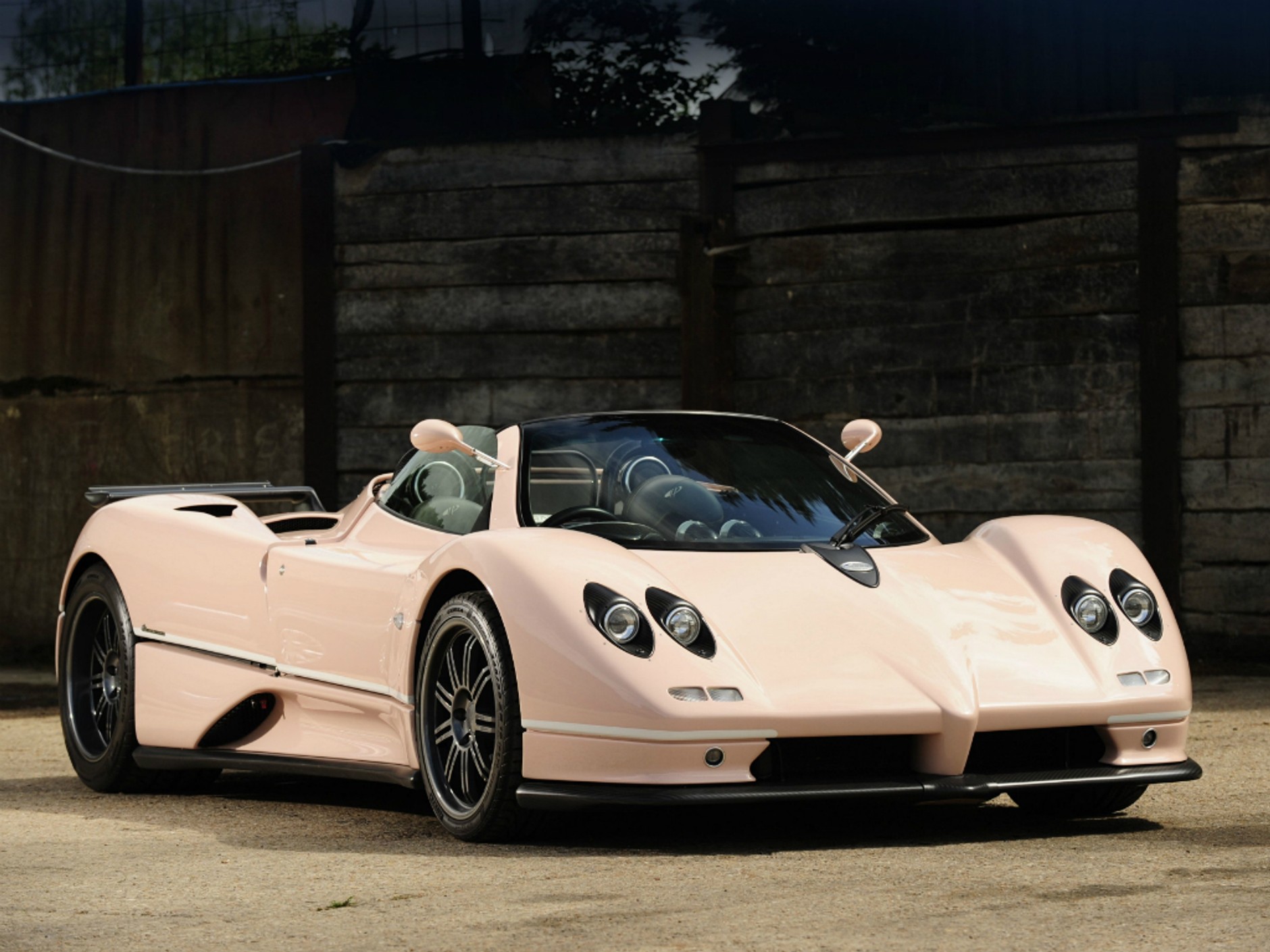 Różowa Zonda na sprzedaż