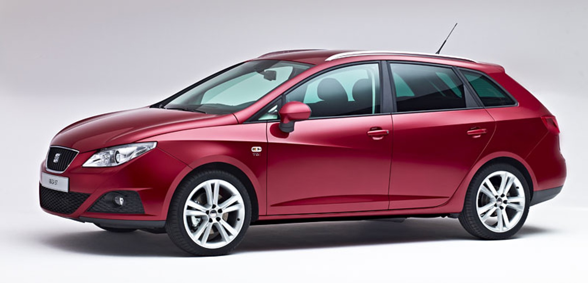 Genewa 2010: SEAT Ibiza ST – nowe kombi  rodzinie (galeria)