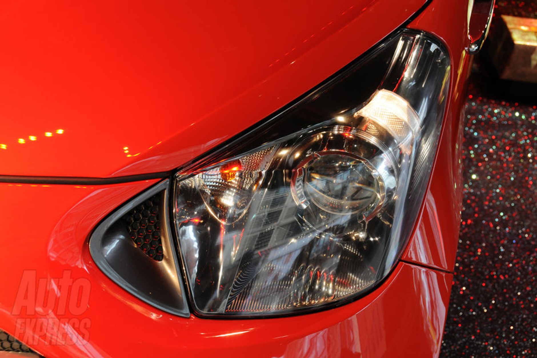 Aston Martin trafił na wystawę sklepową