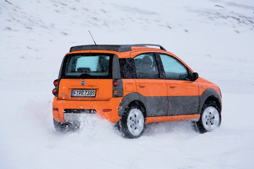 Porównanie ośmiu aut z napędem 4x4. Sprawdziliśmy kto jest lepszy na śniegu?
