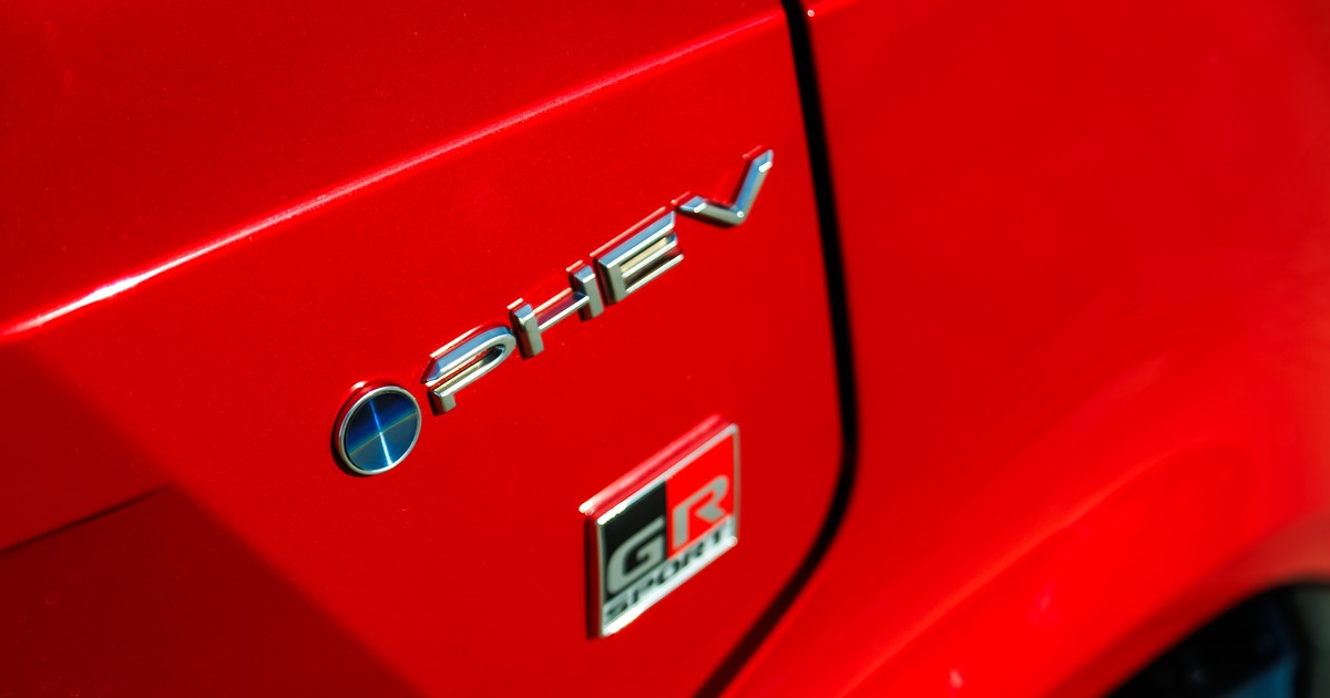 2024 Toyota C-HR PHEV