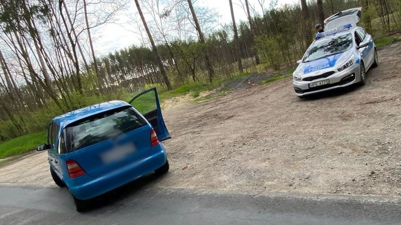 Policjanci zatrzymali 64-latka, który miał problemy z utrzymaniem prostego toru jazdy