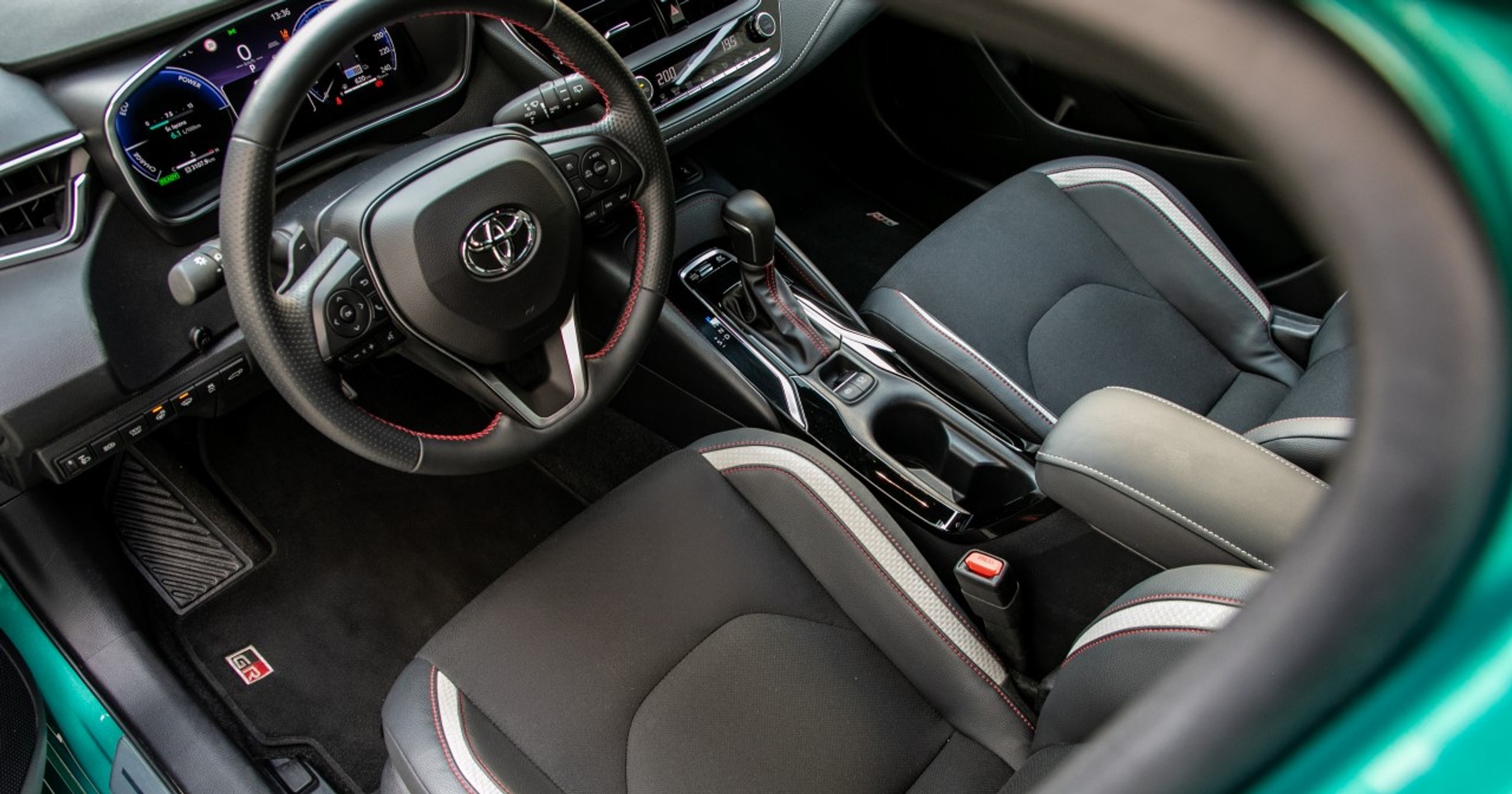 Toyota Corolla 2.0 Hybrid TS Kombi Super Green