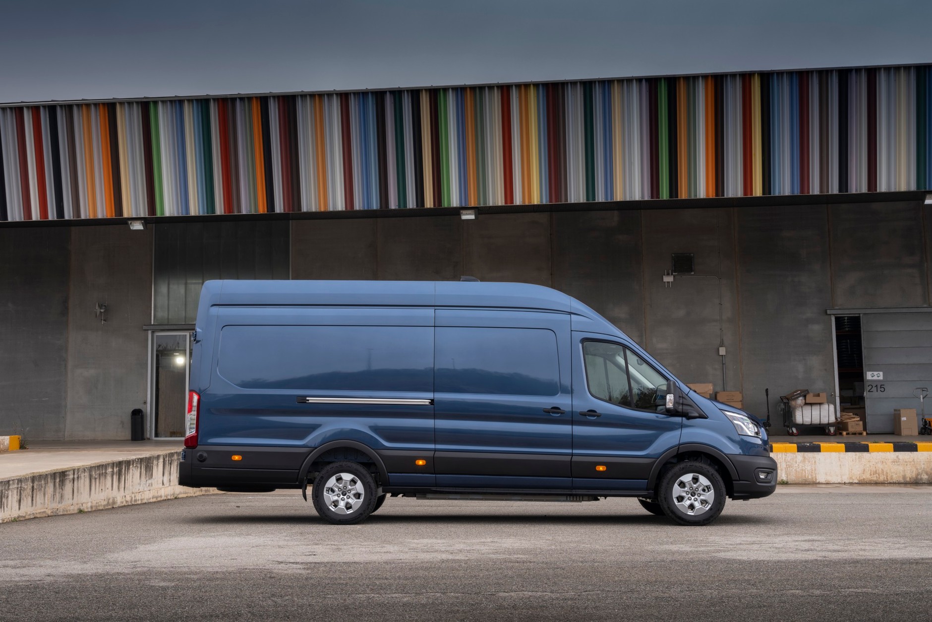 Ford E-Transit o zwiększonym zasięgu