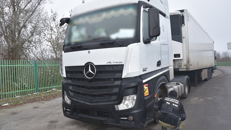 Mercedes Actros odzyskany na granicy