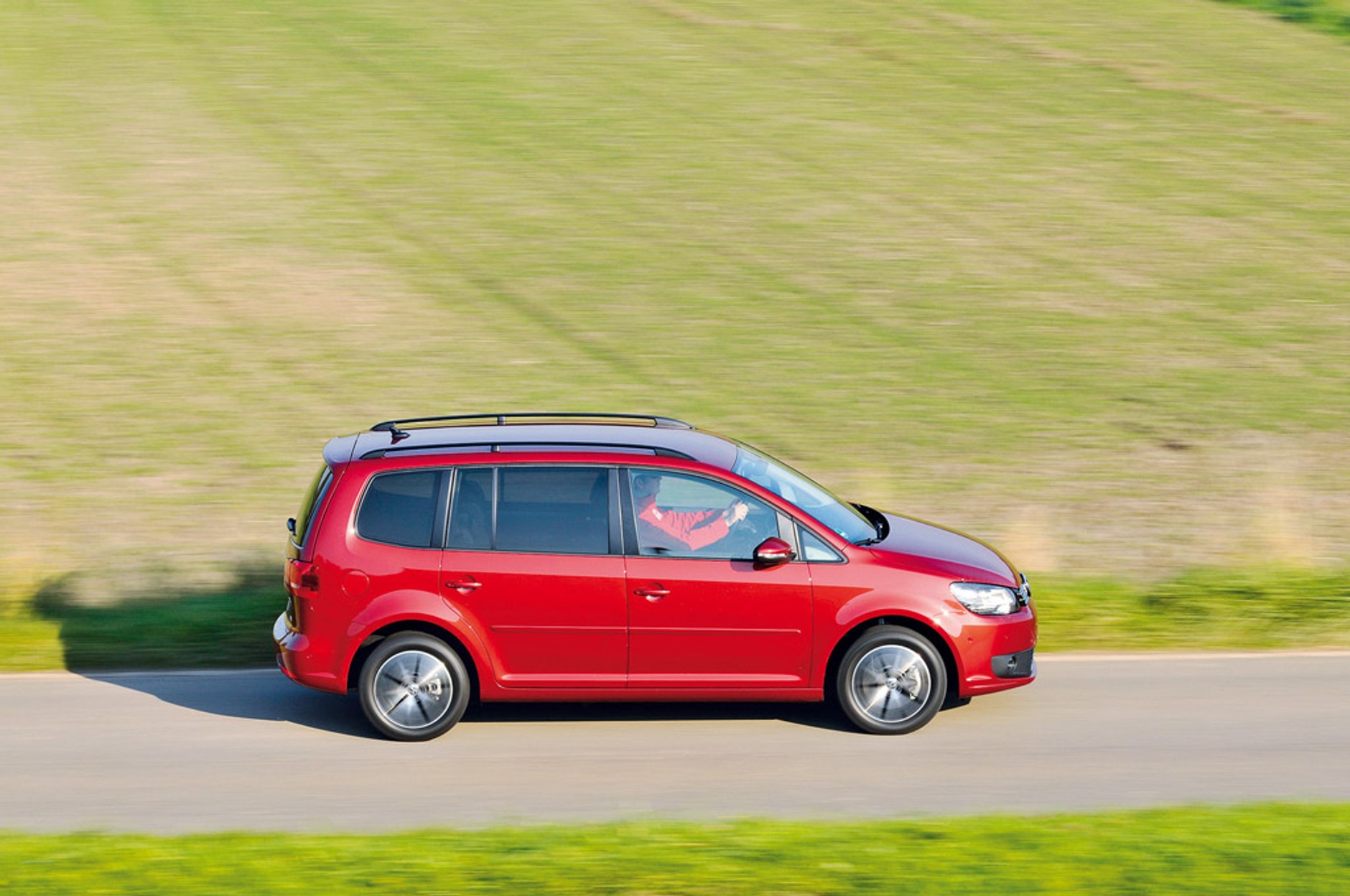 Debiutanci dla rodziny: Mazda 5 kontra Peugeot 5008 i Volkswagen Touran