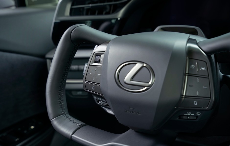 Lexus RZ 450e