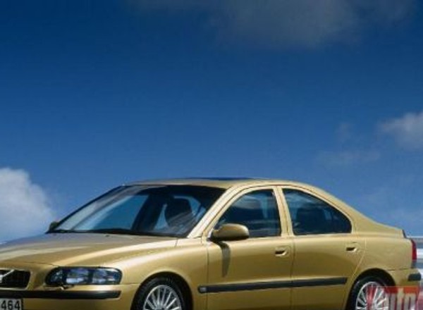 Volvo S60 T5 - Moc, styl, prestiż