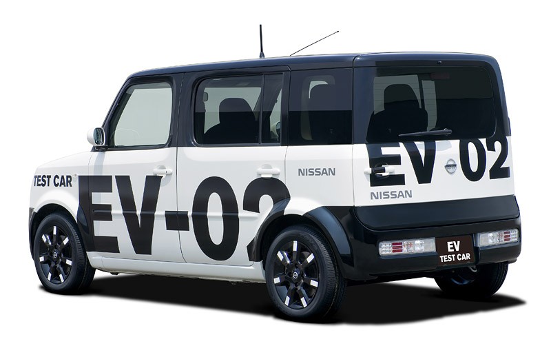 Nissan zaprezentował hybrydowe Infiniti, elektromobil i nowe ogniwa litowe