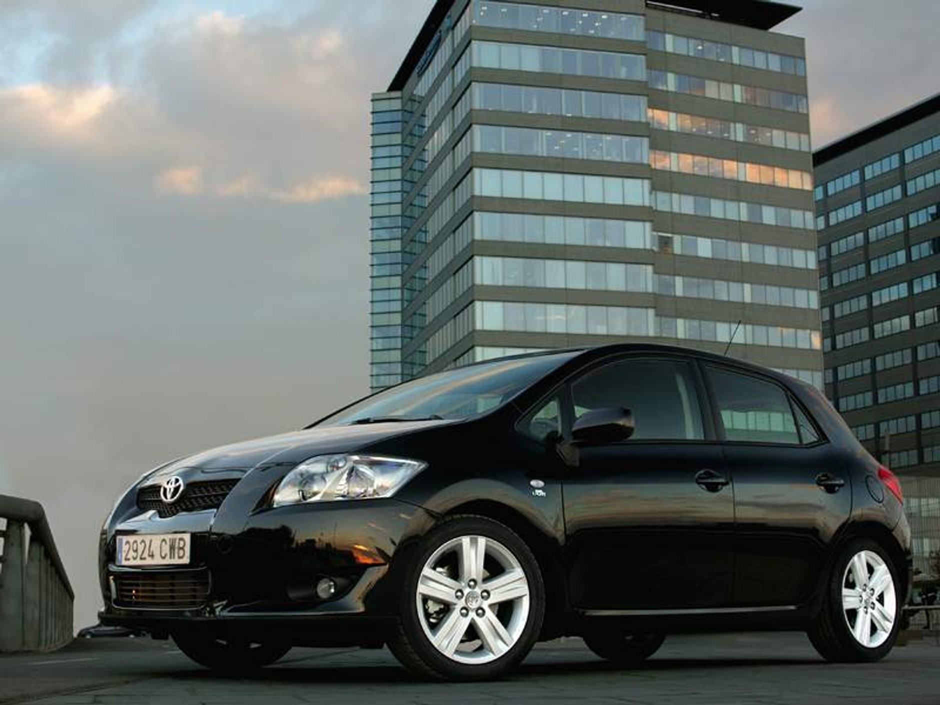 Toyota Auris dostane nové motory 1,6 Valvematic (97 kW) a 1,8 Valvematic (108 kW) a inovované turbodiesely