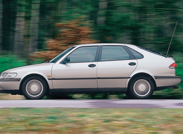 Saab 900 2.3 16V - z archiwum Auto Świata