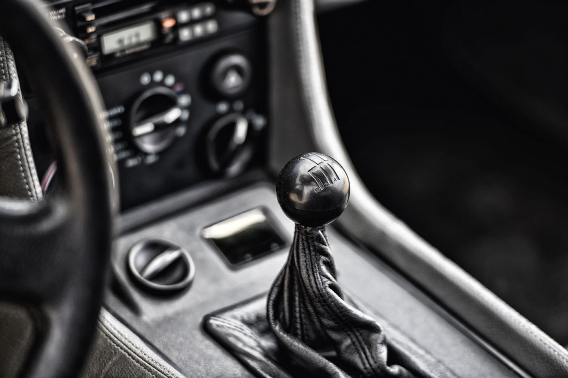 DeLorean DMC-12 i BMW i8 - Wechikuły czasu