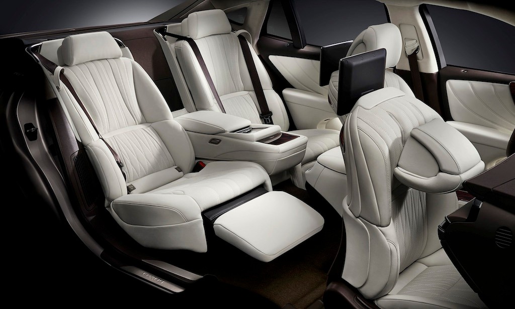 Lexus LS 500h – fotel Ottoman