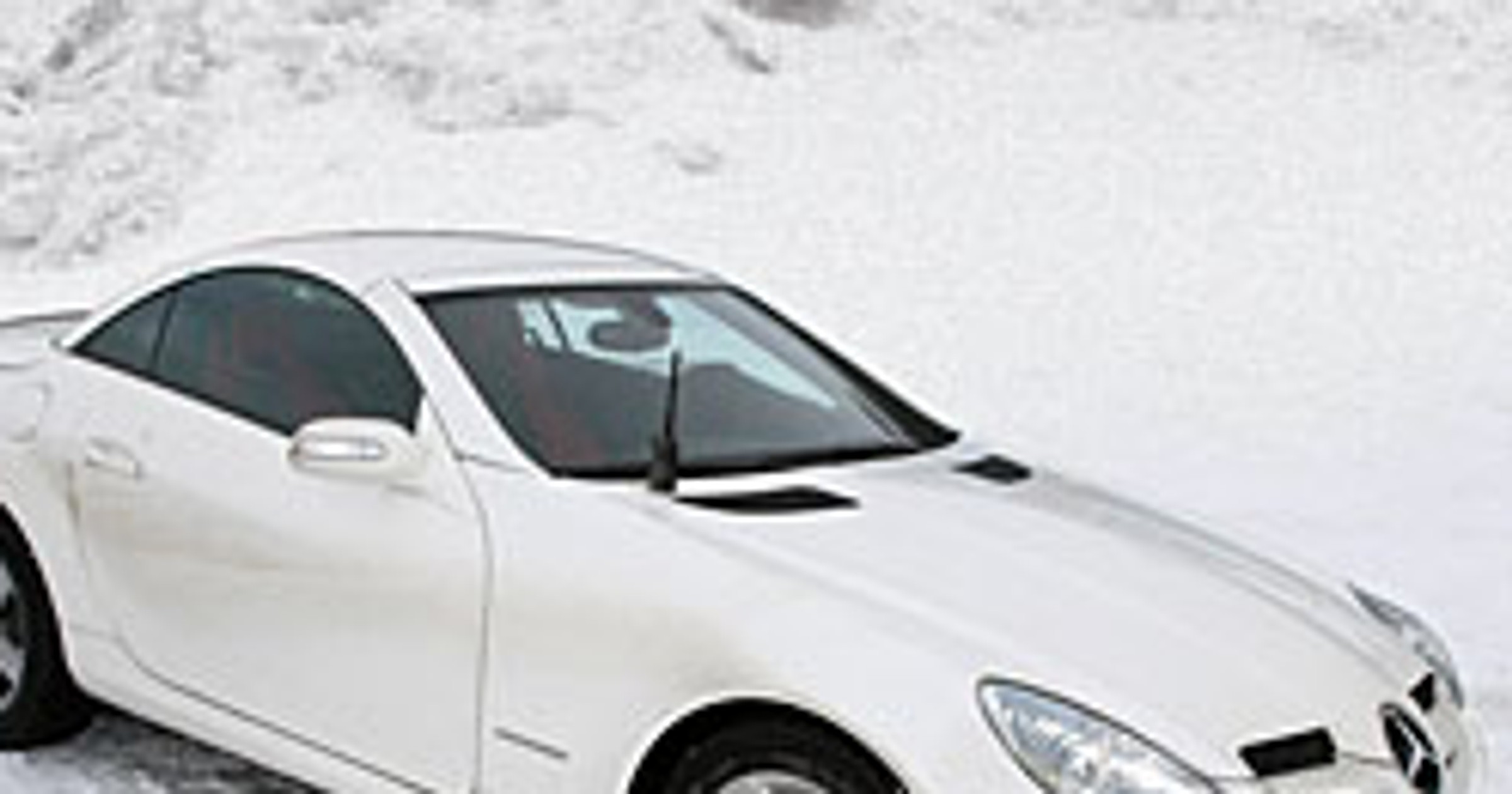 Zdjęcia szpiegowskie: odmłodzony Mercedes-Benz SLK