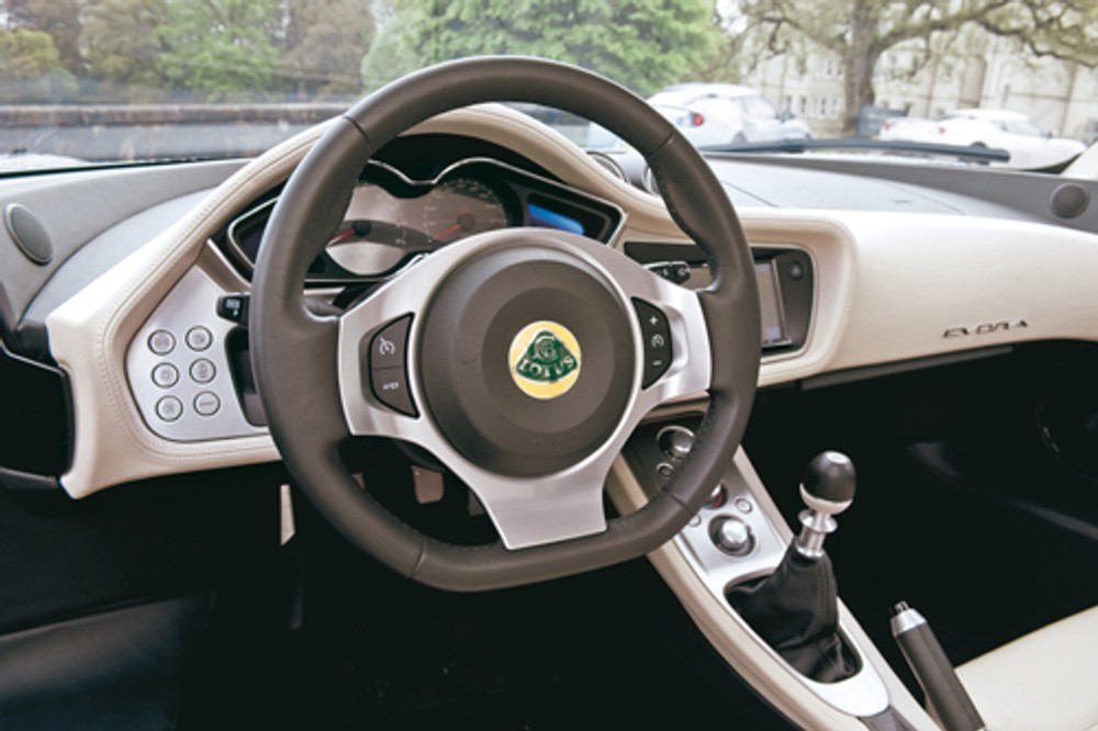 Lotus Evora 2+2: Diabeł ukryty jest w szczegółach