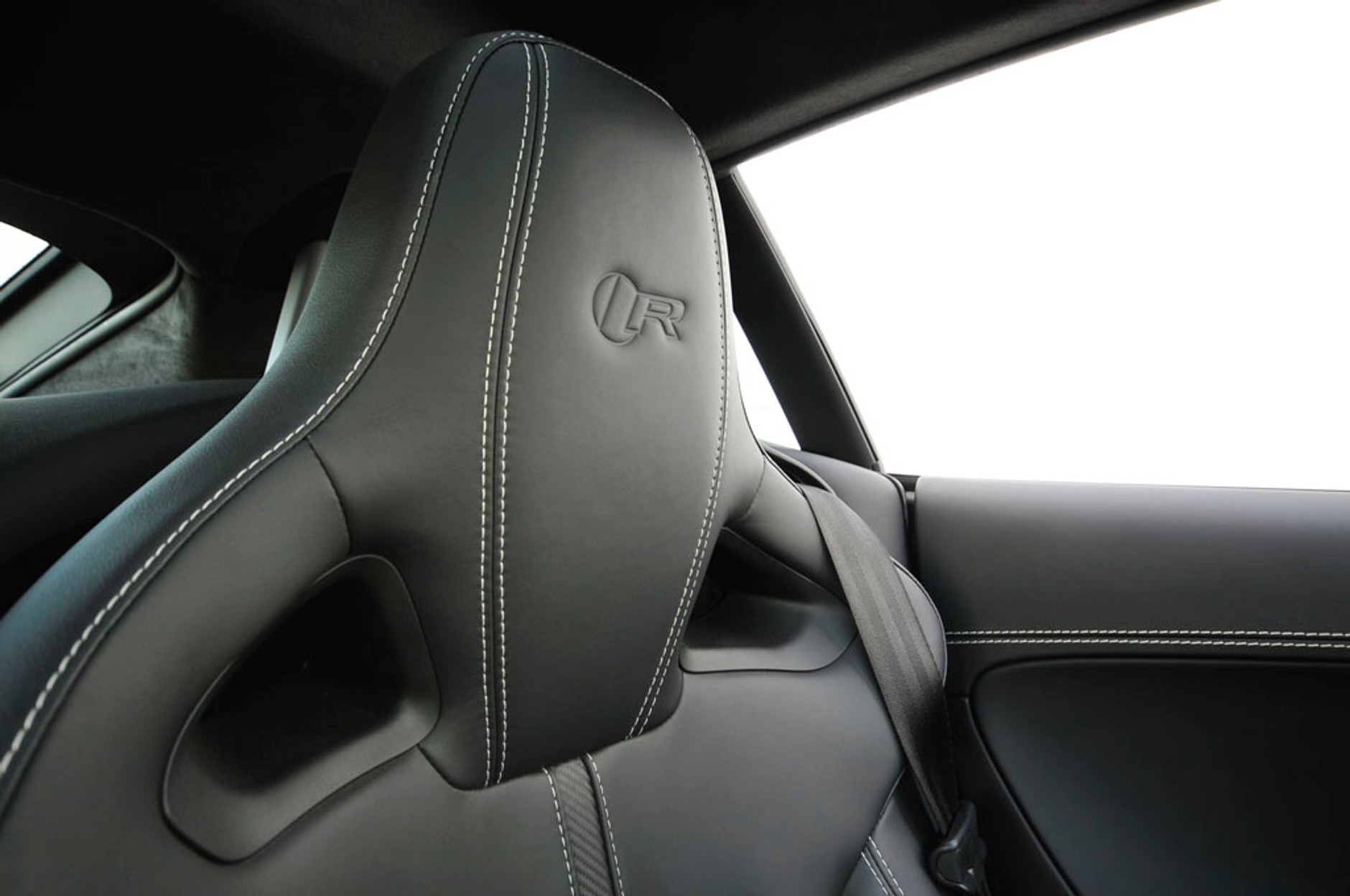 Garaż marzeń: Jaguar F-Type i Land Rover Defender - Brytyjscy łamacze serc