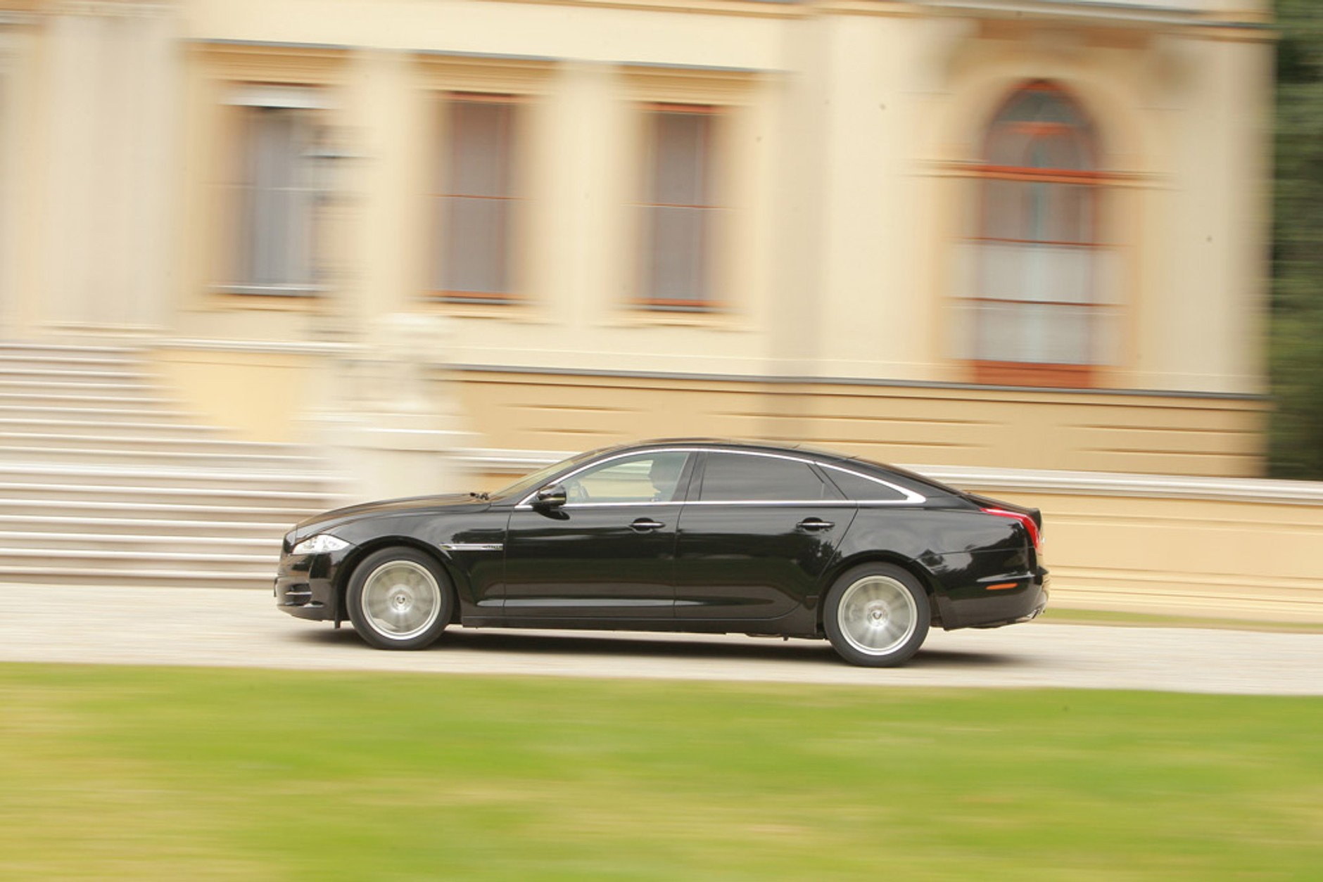 Jaguar XJ 3.0 Diesel: luksus dla znudzonych