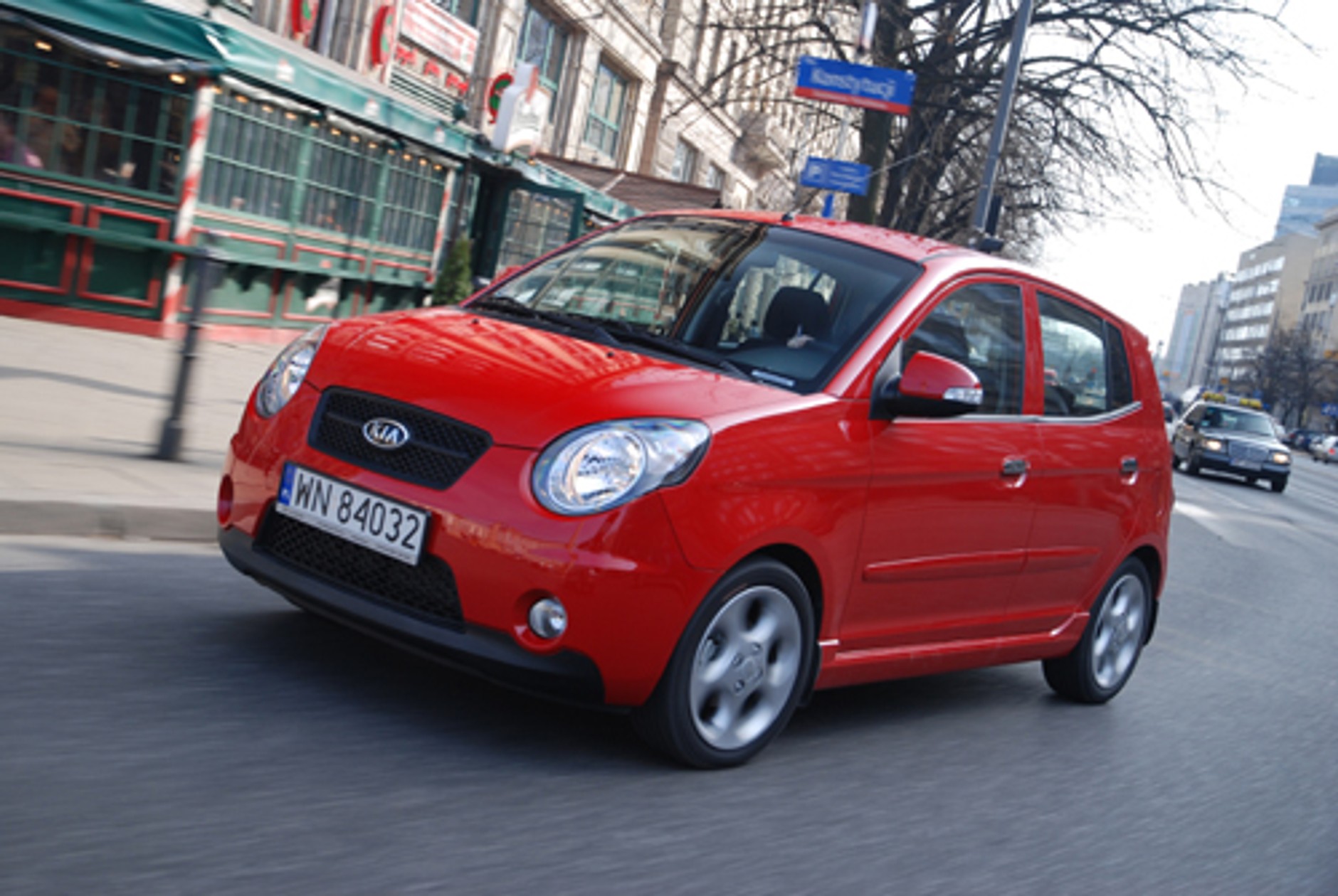 Kia Picanto 1.0 Comfort - Nowy makijaż pikantnej Scarlet