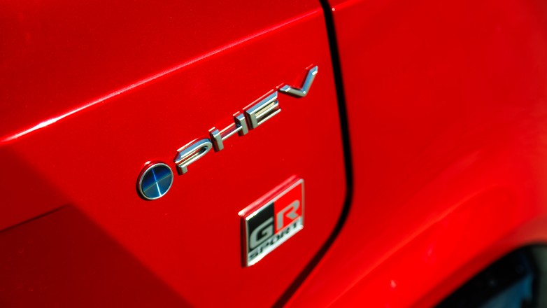 2024 Toyota C-HR PHEV