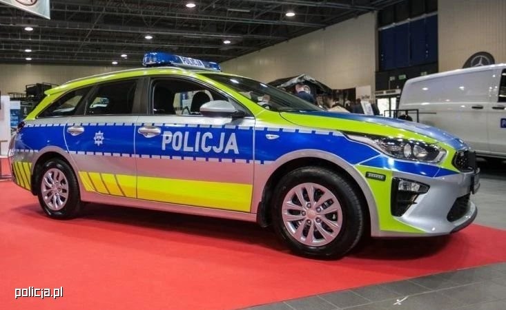 Nowe oznakowanie radiowozu policji