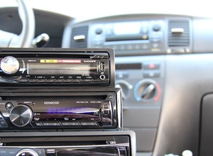 Clarion kontra Sony i Kenwood: brzmienie to nie wszystko