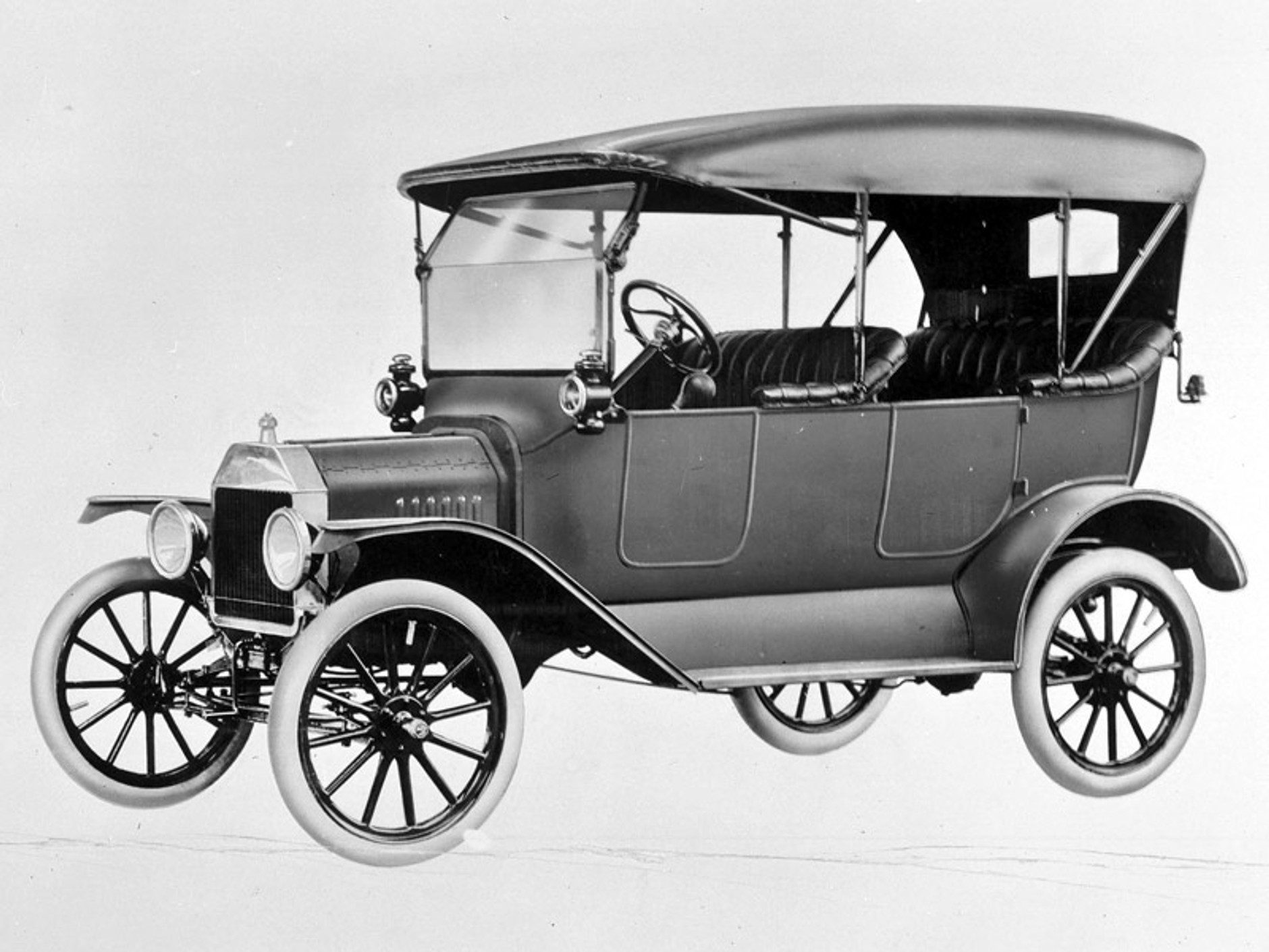 Ford Model T ma sto lat, na zlot przyjechało 750 (fotogaleria)