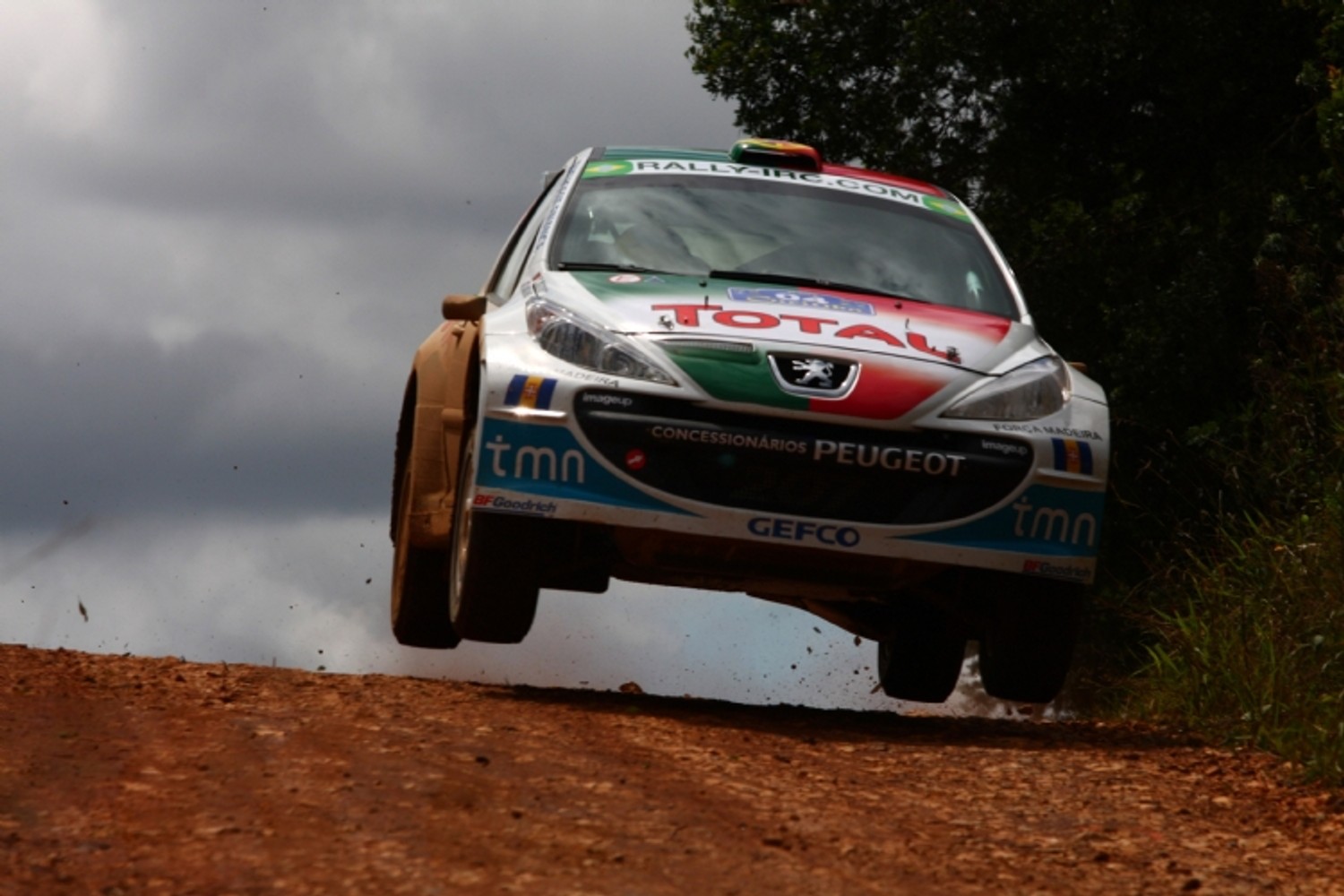 Rally de Curitiba 2010: pewne zwycięstwo Krisa Meeke, Juho Hänninen liderem IRC