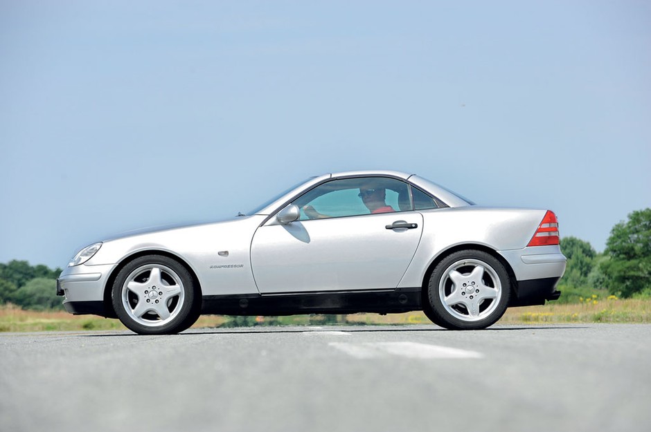 Mercedes SLK kontra Porsche Boxster - hełm czy może kaptur