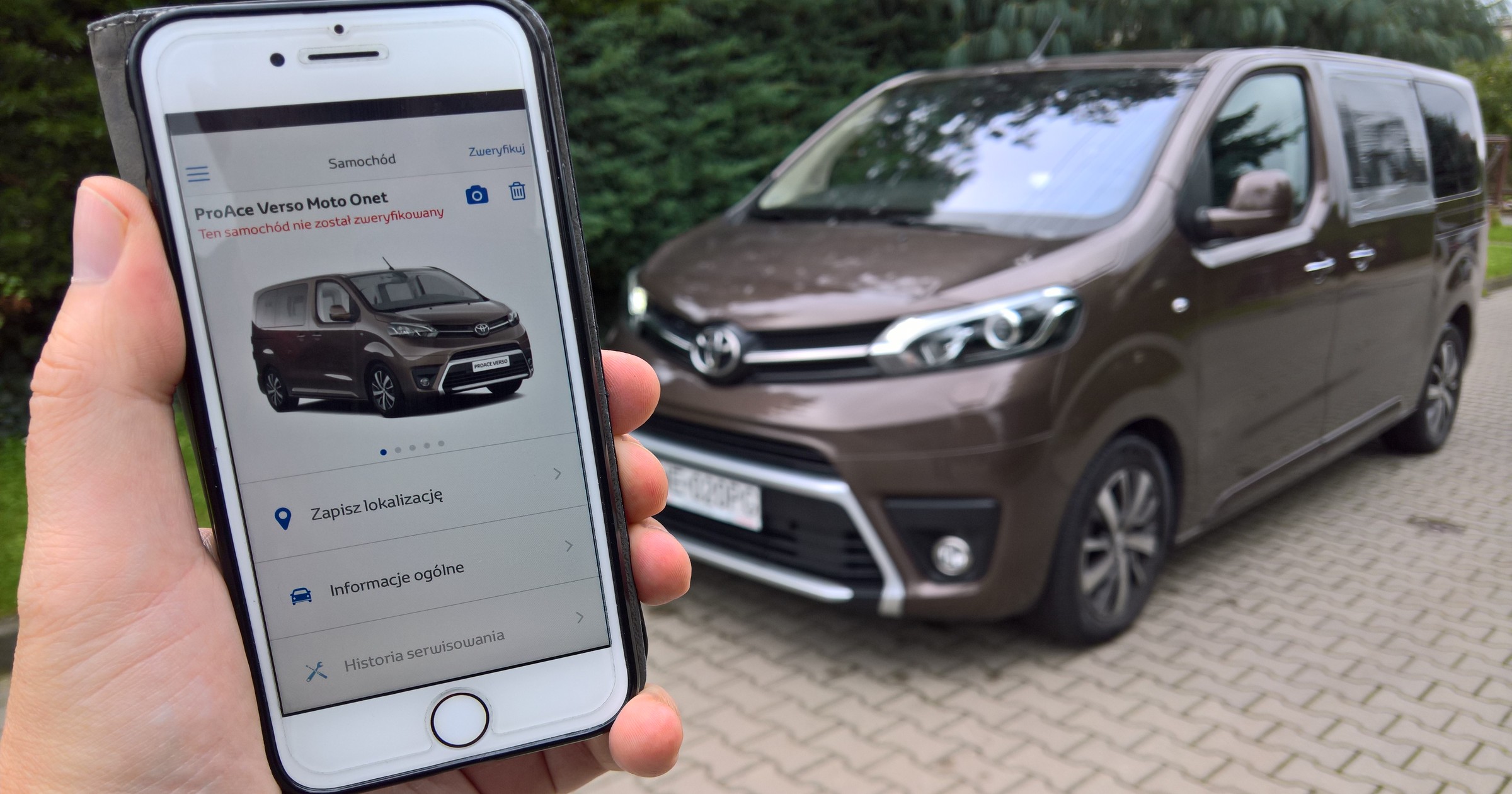 Informacje o samochodzie można sprawdzić w aplikacji MyToyota. Warto założyć bezpłatne konto aby sprawdzać m.in. historię wizyt w serwisie ASO. Toyota Proace