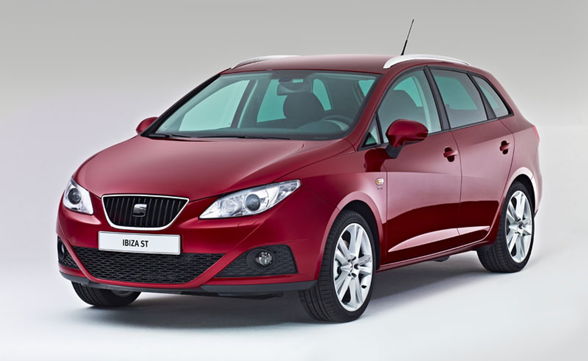 Genewa 2010: SEAT Ibiza ST – nowe kombi  rodzinie (galeria)
