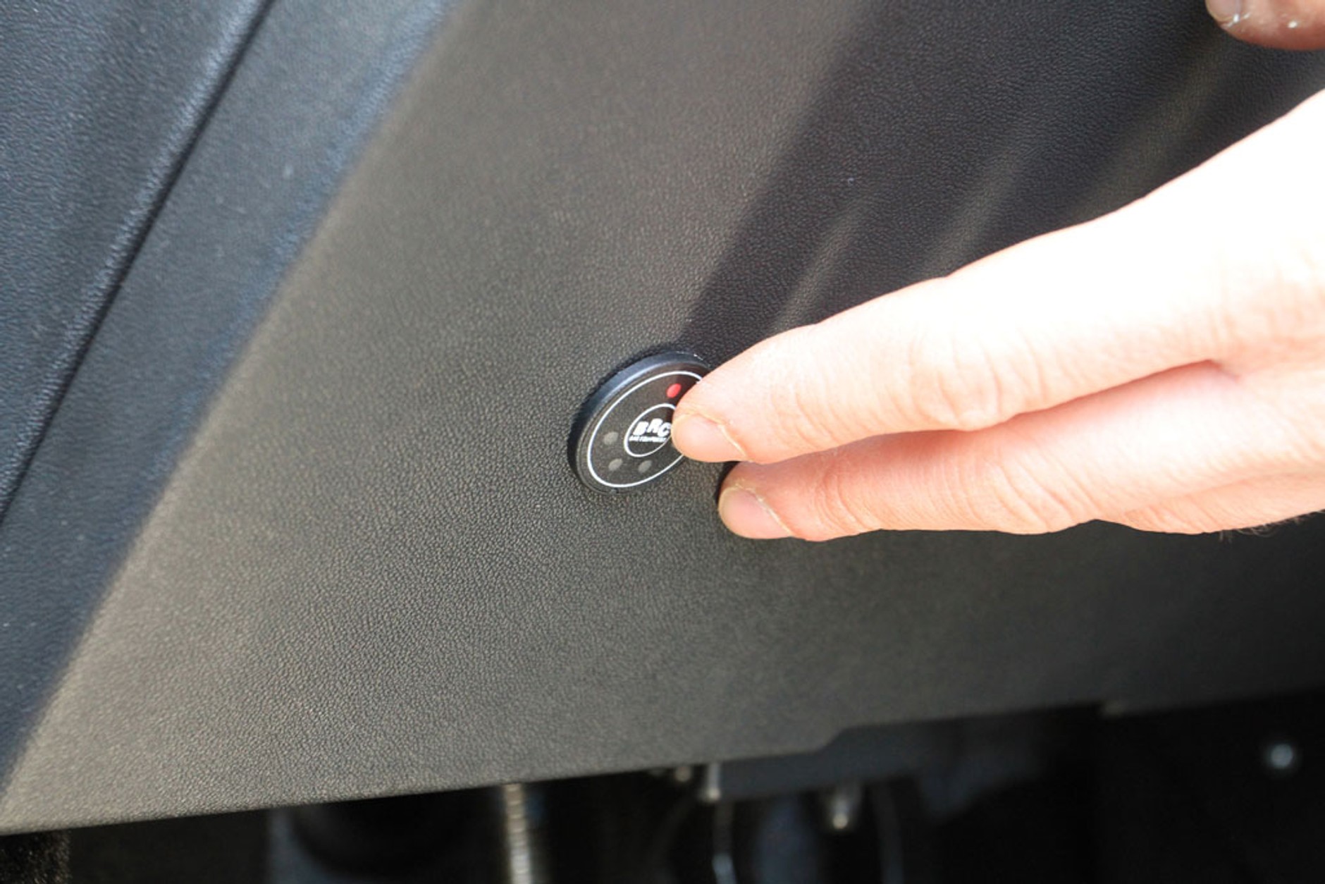 Peugeot 301 1.6 VTi LPG: test auta z fabryczną instalacją gazową