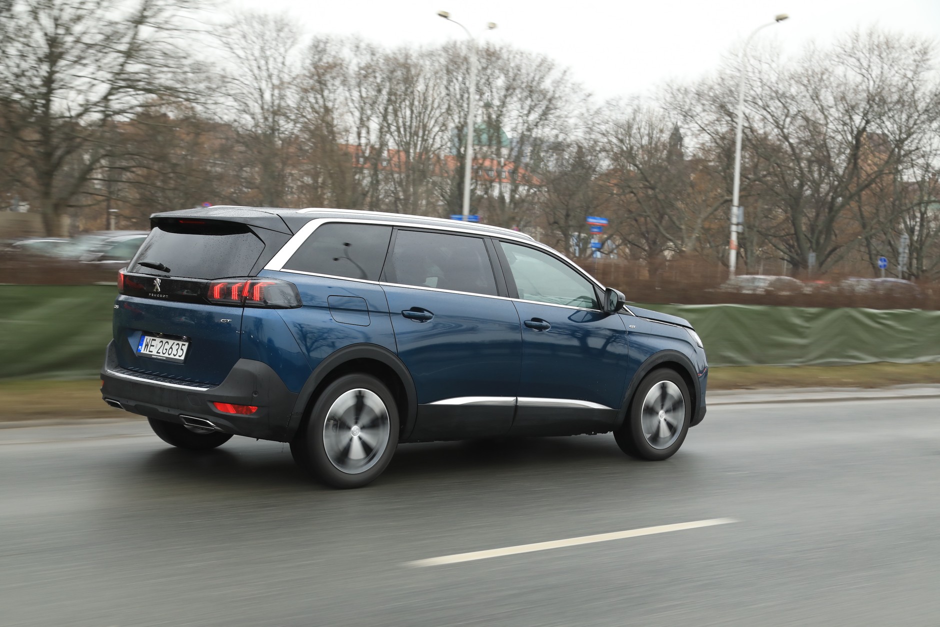 Peugeot 5008 po liftingu to nadal SUV z cechami vana