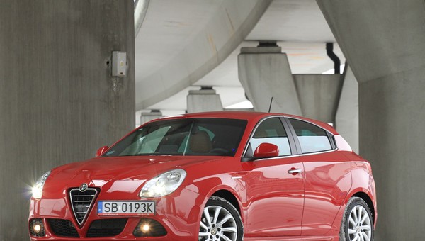 Alfa Romeo Giulietta z fabryczną instalacją LPG. Czy warto jeździć na gazie?