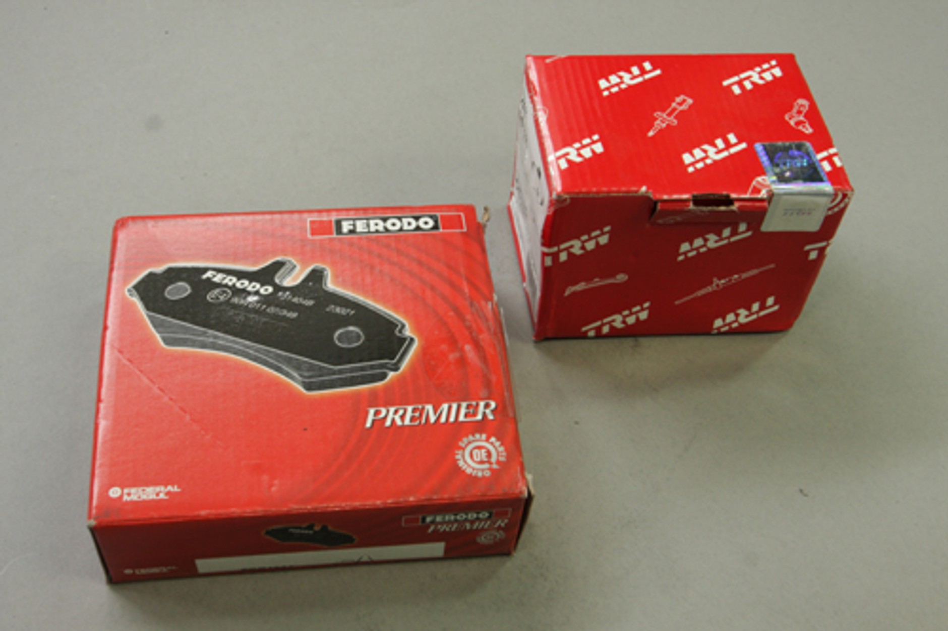 Części samochodowe: Radzimy na których warto oszczędzać