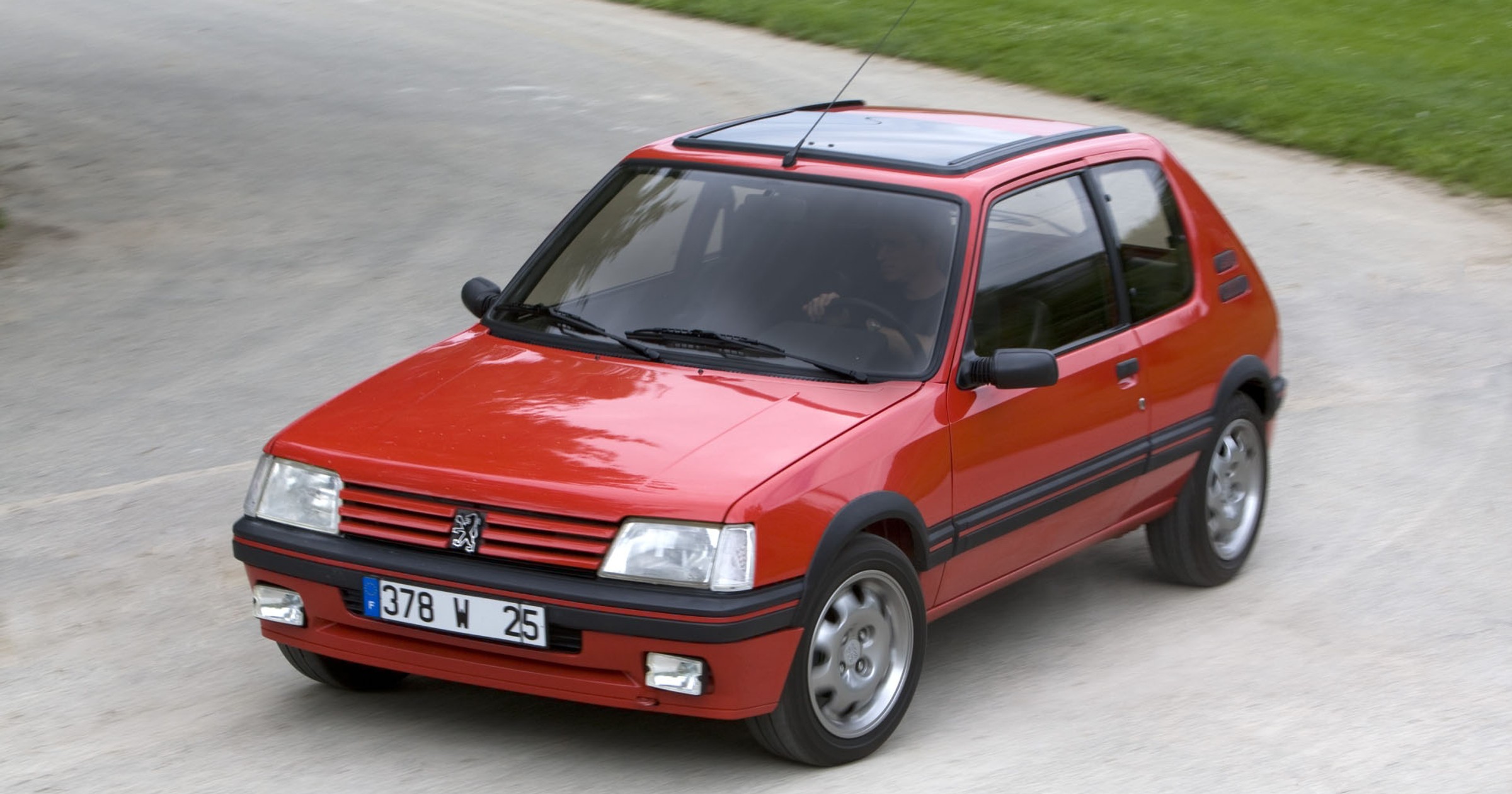 Od Peugeota 201 do 208 - historia sukcesu miejskiego auta