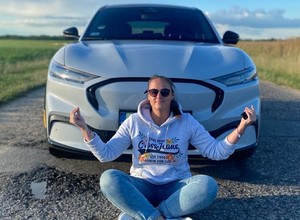 Toyota Aygo X kontra Mustang Mach-E: wynik tego porównania będzie szokujący!
