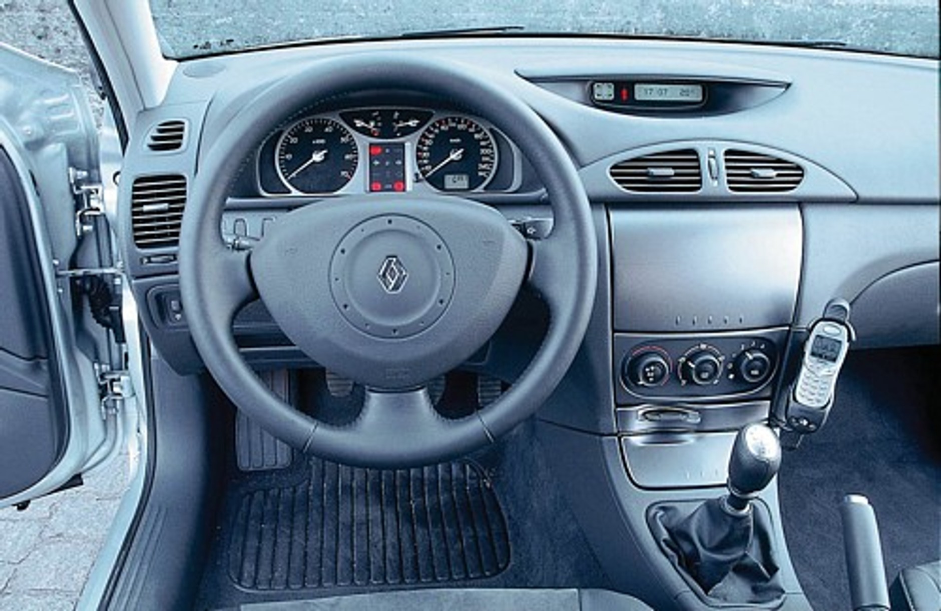 W światłach rampy...