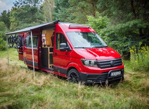 Jak powstaje kamper na zamówienie? Od nudnego busa do kampera marzeń