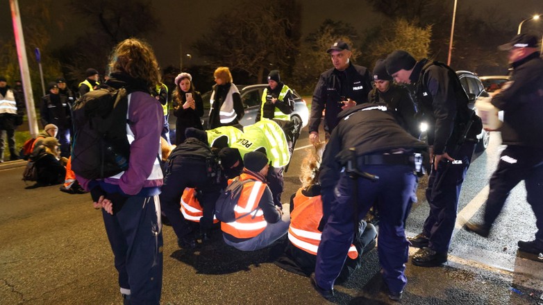 24b27487 - WARSZAWA PROTEST OSTATNIE POKOLENIE (Aktywiści klimatyczni )