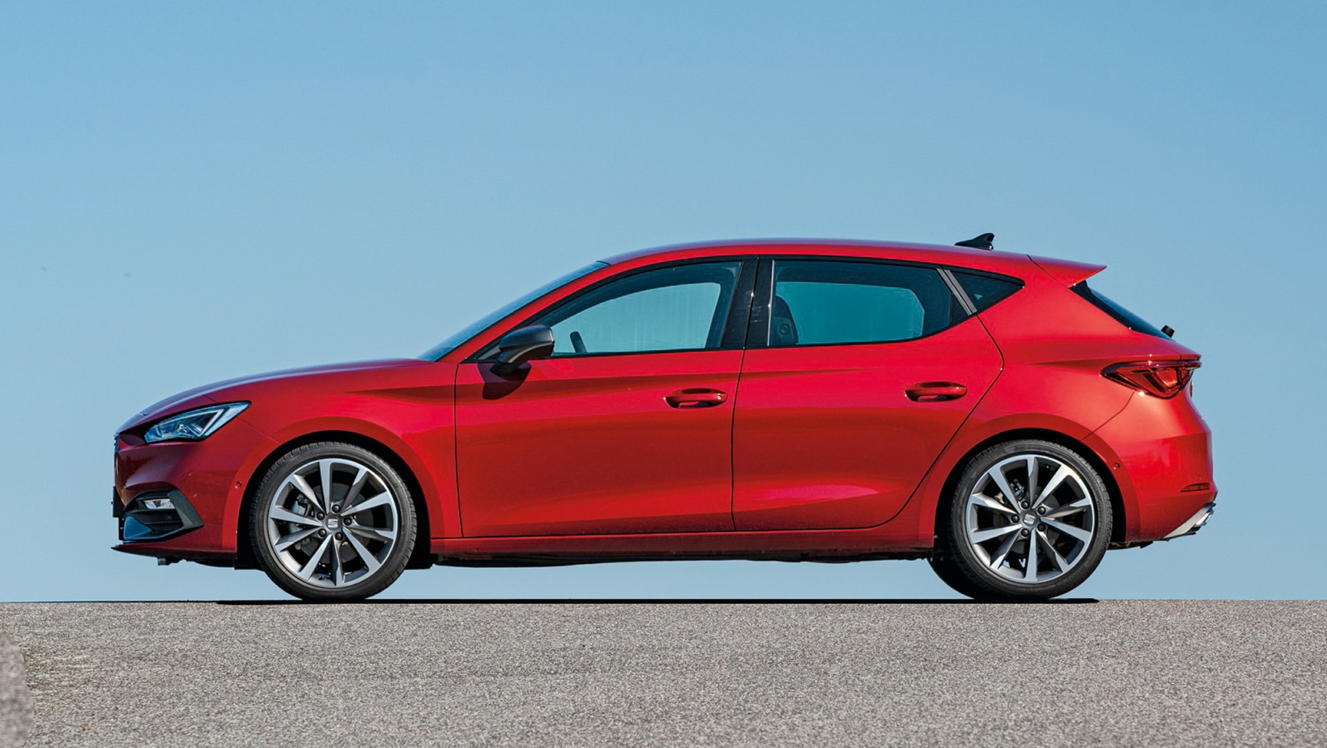 Porównanie: Seat Leon 1.5 eTSI kontra Volkswagen Golf 1.5 eTSI